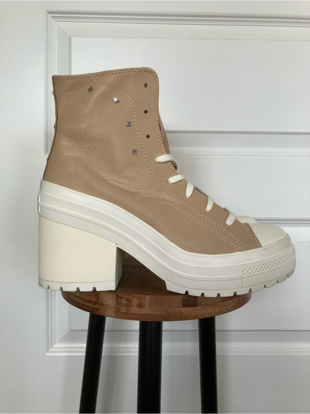 NEW Converse Chuck 70 De Luxe Heel Western Glam W 11.5 Leather Shoes 2026-731